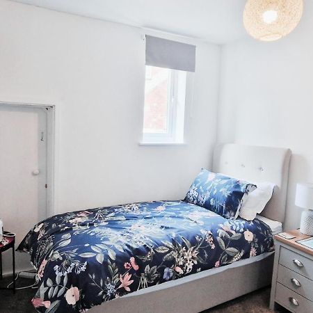 Single Room In Modern House Near Nottingham Exterior foto